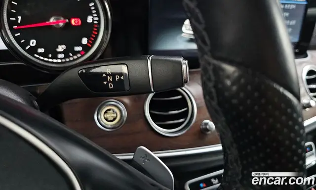 Mercedes-Benz E-Class 2016 1.9 автомат (гидро), миниатюра 11