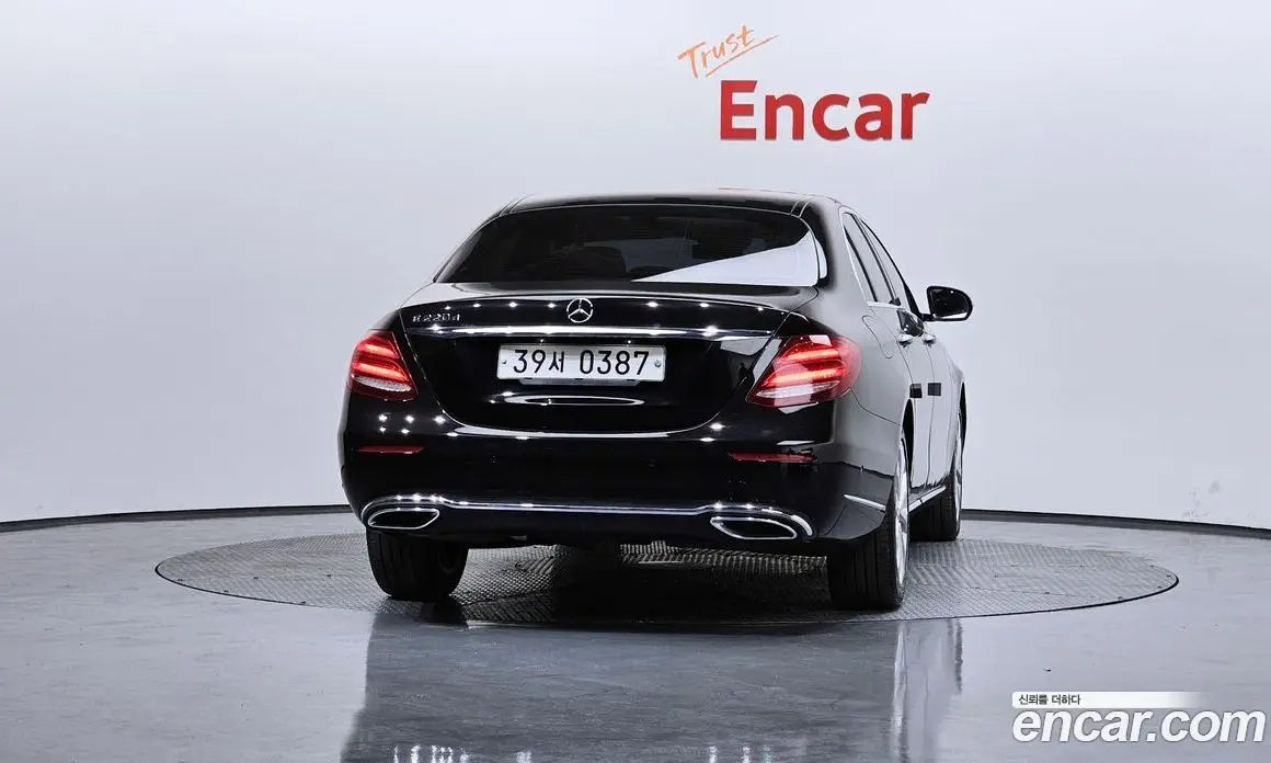 Mercedes-Benz E-Class 2016 1.9 автомат (гидро), фото 3