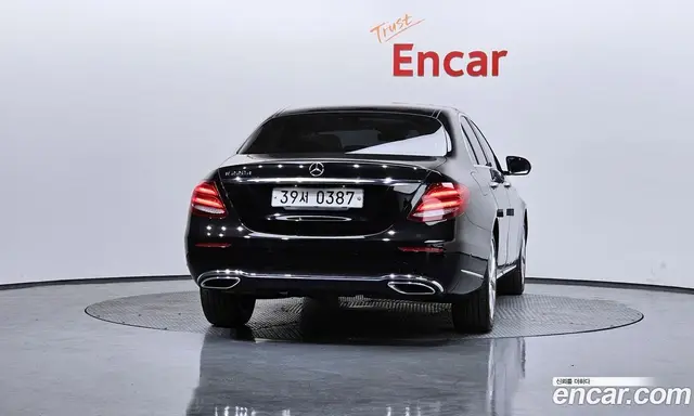 Mercedes-Benz E-Class 2016 1.9 автомат (гидро), миниатюра 3