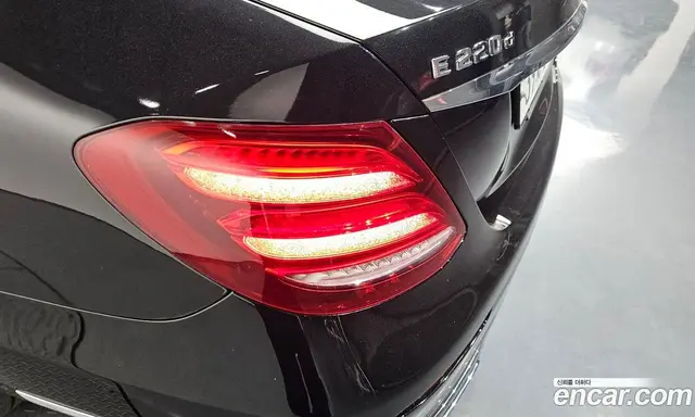 Mercedes-Benz E-Class 2016 1.9 автомат (гидро), миниатюра 8
