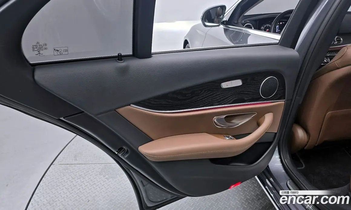 Mercedes-Benz E-Class 2017 2.0 автомат (гидро), фото 14 Mercedes-Benz E-Class 2017 2.0 автомат (гидро), фото 14