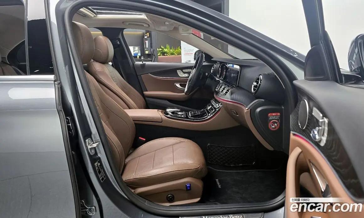 Mercedes-Benz E-Class 2017 2.0 автомат (гидро), фото 15 Mercedes-Benz E-Class 2017 2.0 автомат (гидро), фото 15