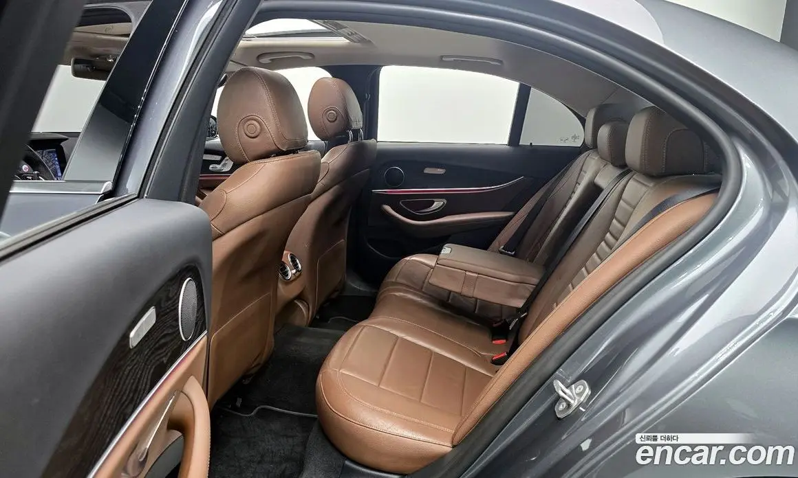 Mercedes-Benz E-Class 2017 2.0 автомат (гидро), фото 16 Mercedes-Benz E-Class 2017 2.0 автомат (гидро), фото 16