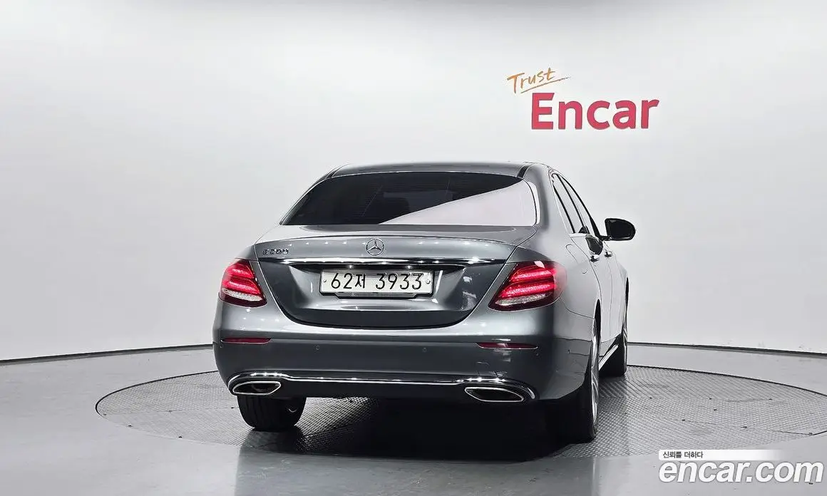 Mercedes-Benz E-Class 2017 2.0 автомат (гидро), фото 3 Mercedes-Benz E-Class 2017 2.0 автомат (гидро), фото 3