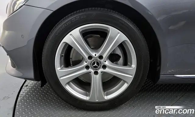 Mercedes-Benz E-Class 2017 2.0 автомат (гидро), миниатюра 4 Mercedes-Benz E-Class 2017 2.0 автомат (гидро), миниатюра 4