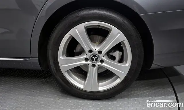 Mercedes-Benz E-Class 2017 2.0 автомат (гидро), миниатюра 6 Mercedes-Benz E-Class 2017 2.0 автомат (гидро), миниатюра 6