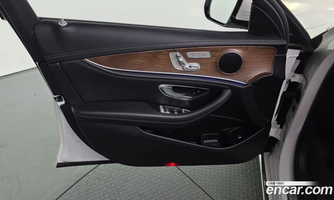 Mercedes-Benz E-Class 2019 1.9 автомат (гидро), фото 14