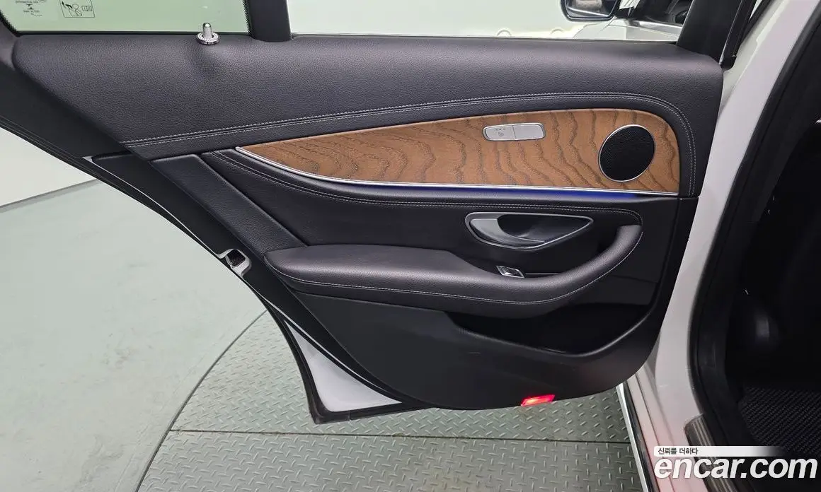 Mercedes-Benz E-Class 2019 1.9 автомат (гидро), фото 15