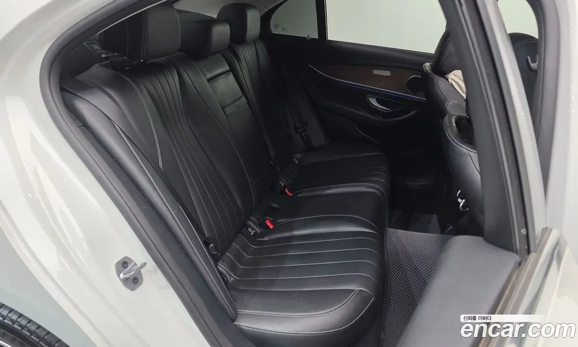 Mercedes-Benz E-Class 2019 1.9 автомат (гидро), фото 17