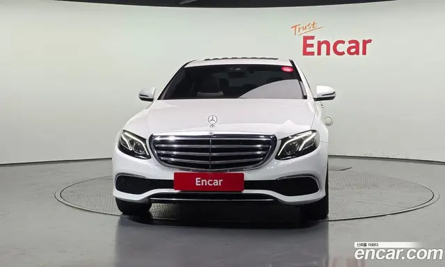 Mercedes-Benz E-Class 2019 1.9 автомат (гидро), миниатюра 3