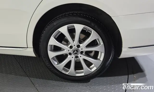 Mercedes-Benz E-Class 2019 1.9 автомат (гидро), миниатюра 7
