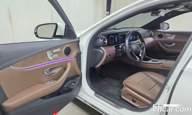 Mercedes-Benz E-Class 2022 2.0 автомат (гидро), миниатюра 12