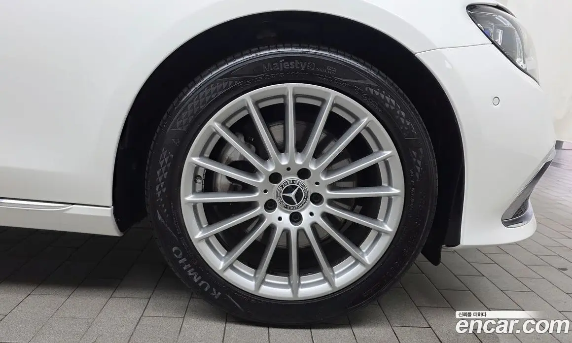 Mercedes-Benz E-Class 2022 2.0 автомат (гидро), фото 6 Mercedes-Benz E-Class 2022 2.0 автомат (гидро), фото 6