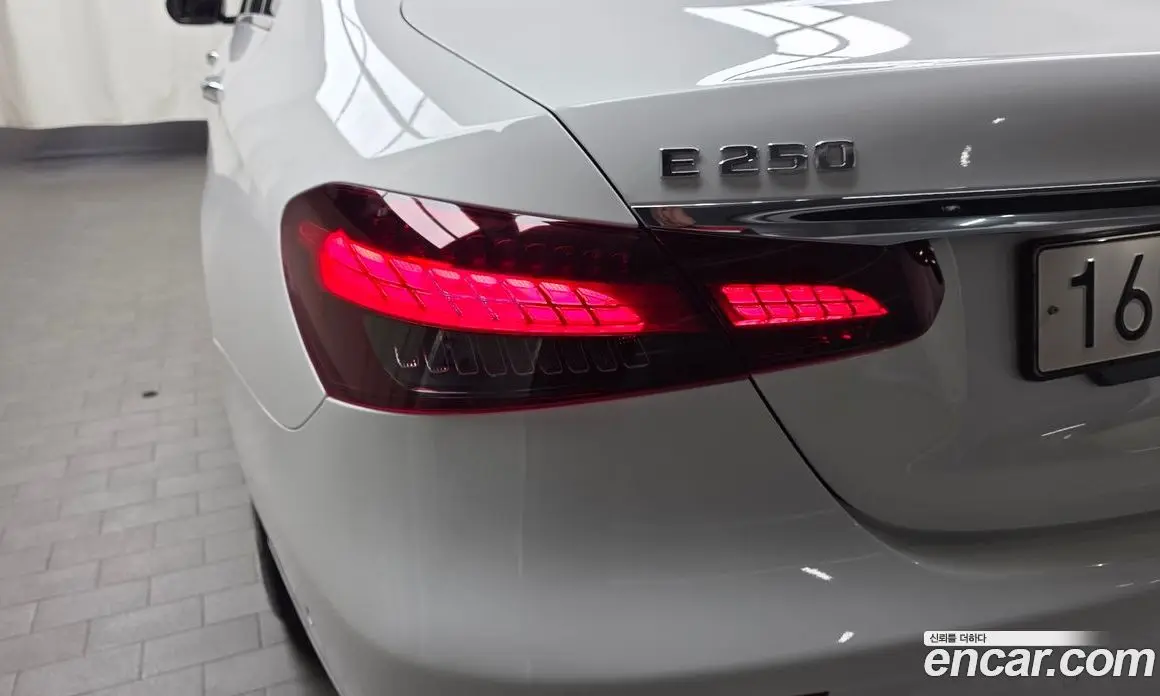 Mercedes-Benz E-Class 2022 2.0 автомат (гидро), фото 8 Mercedes-Benz E-Class 2022 2.0 автомат (гидро), фото 8