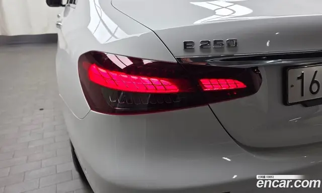 Mercedes-Benz E-Class 2022 2.0 автомат (гидро), миниатюра 8 Mercedes-Benz E-Class 2022 2.0 автомат (гидро), миниатюра 8