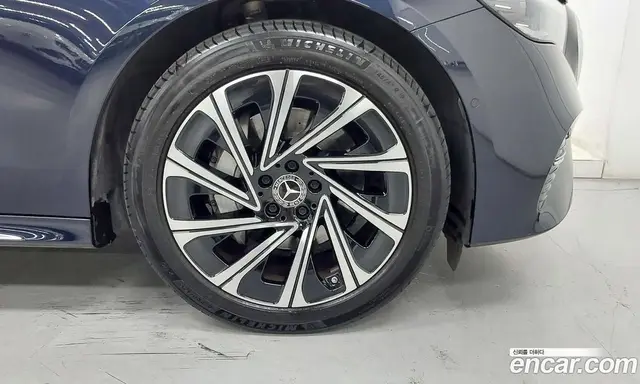 Mercedes-Benz E-Class 2024 2.0 автомат (гидро), миниатюра 5 Mercedes-Benz E-Class 2024 2.0 автомат (гидро), миниатюра 5