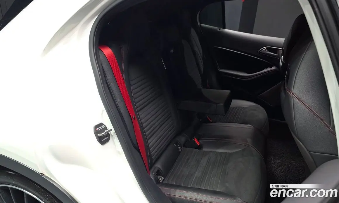 Mercedes-Benz GLA-Class 2018 2.0 автомат (гидро), фото 18 Mercedes-Benz GLA-Class 2018 2.0 автомат (гидро), фото 18