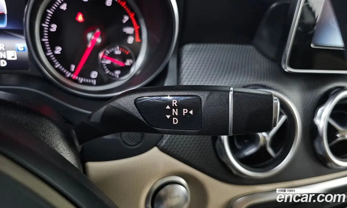 Mercedes-Benz GLA-Class 2019 2.0 автомат (гидро), фото 12 Mercedes-Benz GLA-Class 2019 2.0 автомат (гидро), фото 12