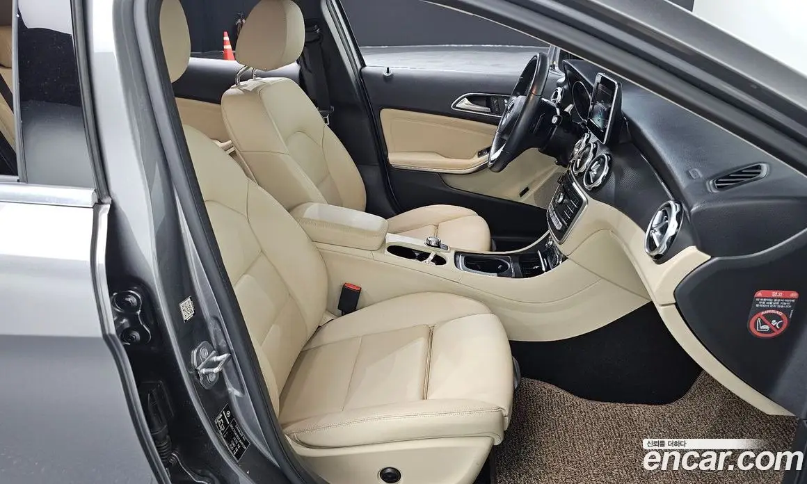 Mercedes-Benz GLA-Class 2019 2.0 автомат (гидро), фото 16 Mercedes-Benz GLA-Class 2019 2.0 автомат (гидро), фото 16