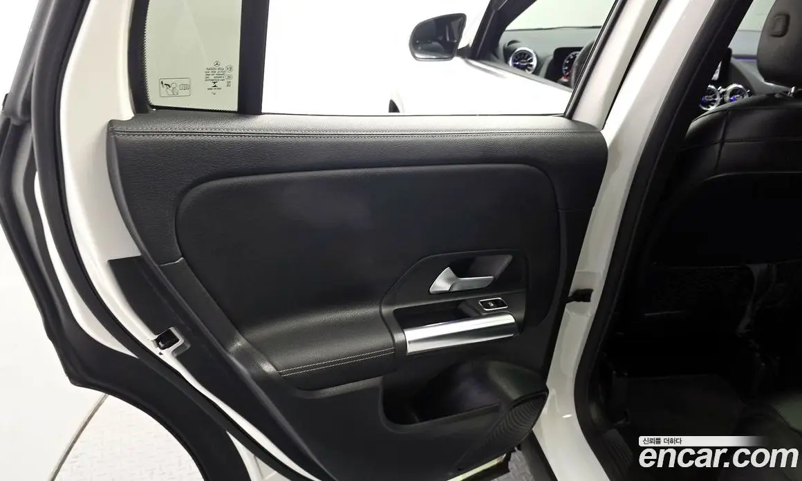 Mercedes-Benz GLA-Class 2021 2.0 автомат (гидро), фото 15 Mercedes-Benz GLA-Class 2021 2.0 автомат (гидро), фото 15