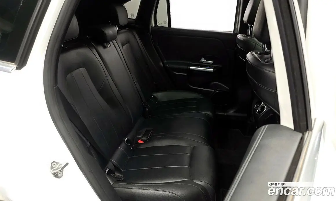 Mercedes-Benz GLA-Class 2021 2.0 автомат (гидро), фото 18 Mercedes-Benz GLA-Class 2021 2.0 автомат (гидро), фото 18