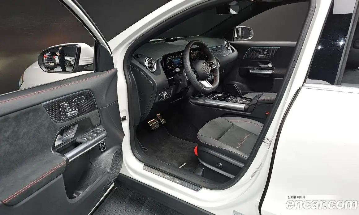 Mercedes-Benz GLA-Class 2026 2.0 автомат (гидро), фото 13 Mercedes-Benz GLA-Class 2026 2.0 автомат (гидро), фото 13