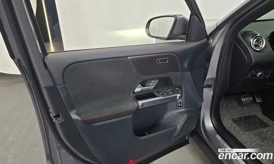 Mercedes-Benz GLB-Class 2022 2.0 автомат (гидро), фото 14 Mercedes-Benz GLB-Class 2022 2.0 автомат (гидро), фото 14