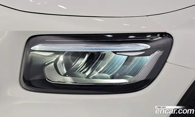 Mercedes-Benz GLB-Class 2024 1.9 автомат (гидро), миниатюра 8