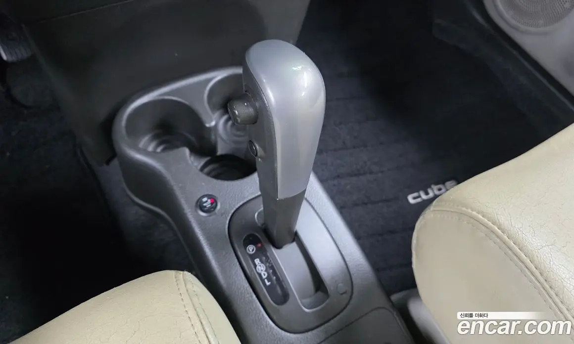 Nissan Cube 2011 1.8 автомат (гидро), фото 12