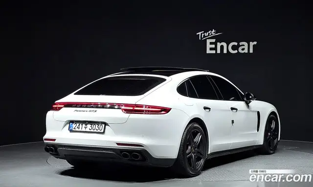 Porsche Panamera 2018 3.0 автомат (гидро), миниатюра 2 Porsche Panamera 2018 3.0 автомат (гидро), миниатюра 2
