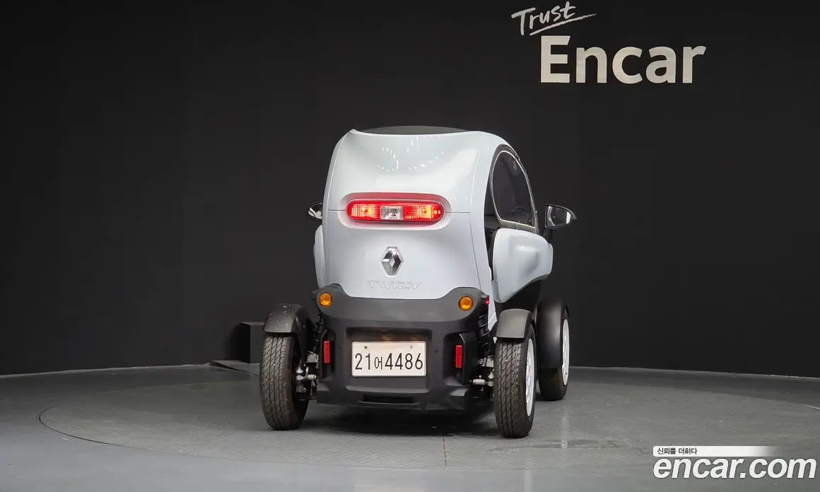 Renault (Samsung) Twizy 2020 0.1 автомат (гидро), фото 4