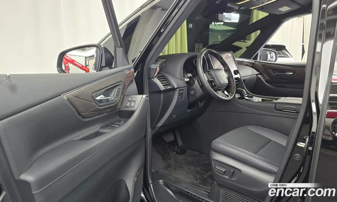 Toyota Alphard 2025 2.5 автомат (гидро), фото 13 Toyota Alphard 2025 2.5 автомат (гидро), фото 13