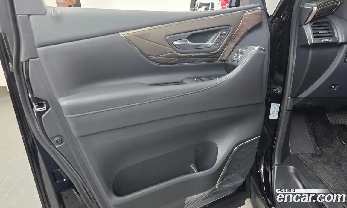 Toyota Alphard 2025 2.5 автомат (гидро), фото 14 Toyota Alphard 2025 2.5 автомат (гидро), фото 14