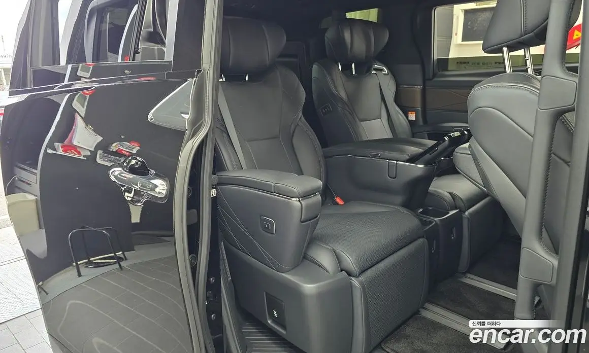 Toyota Alphard 2025 2.5 автомат (гидро), фото 17 Toyota Alphard 2025 2.5 автомат (гидро), фото 17