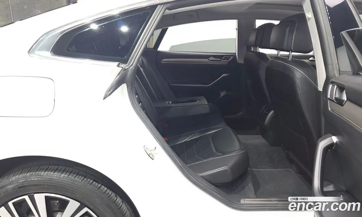 Volkswagen Arteon 2019 2.0 автомат (гидро), фото 17