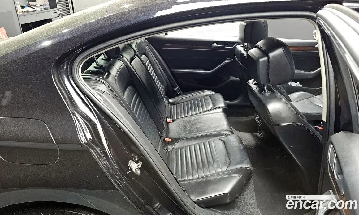 Volkswagen Passat 2018 2.0 автомат (гидро), фото 16 Volkswagen Passat 2018 2.0 автомат (гидро), фото 16