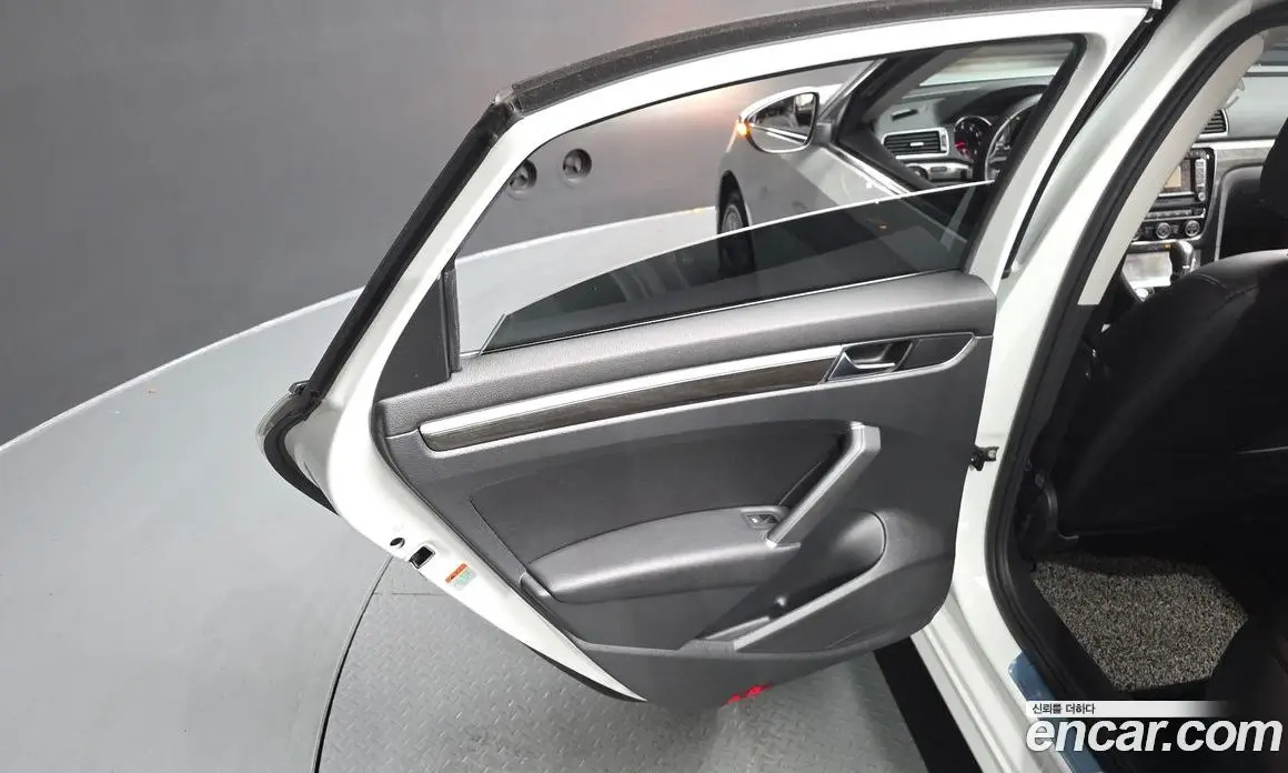 Volkswagen Passat 2018 2.0 автомат (гидро), фото 15