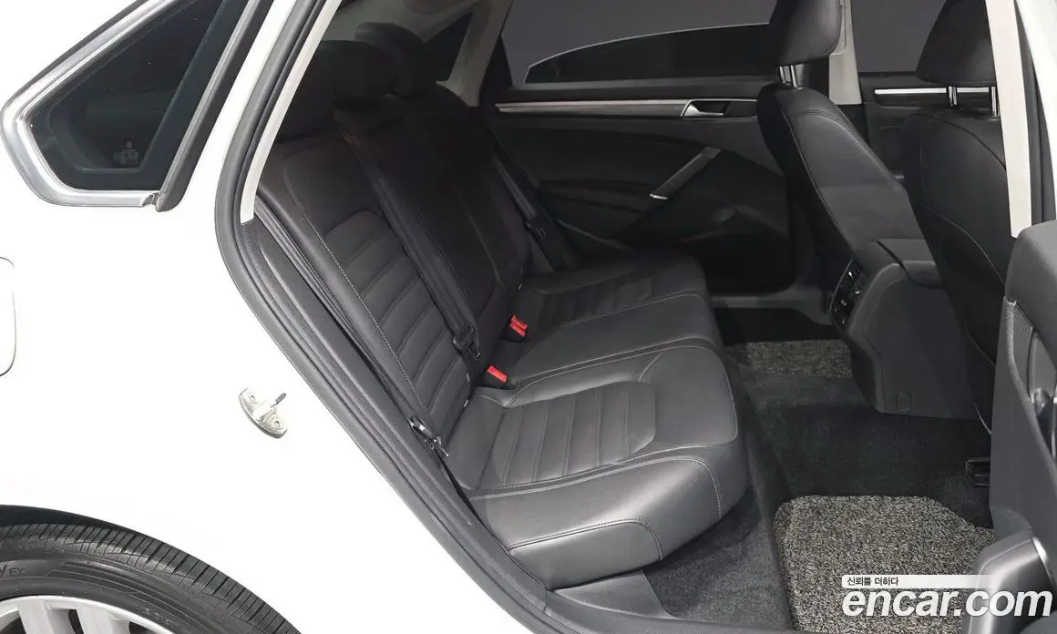Volkswagen Passat 2018 2.0 автомат (гидро), фото 18