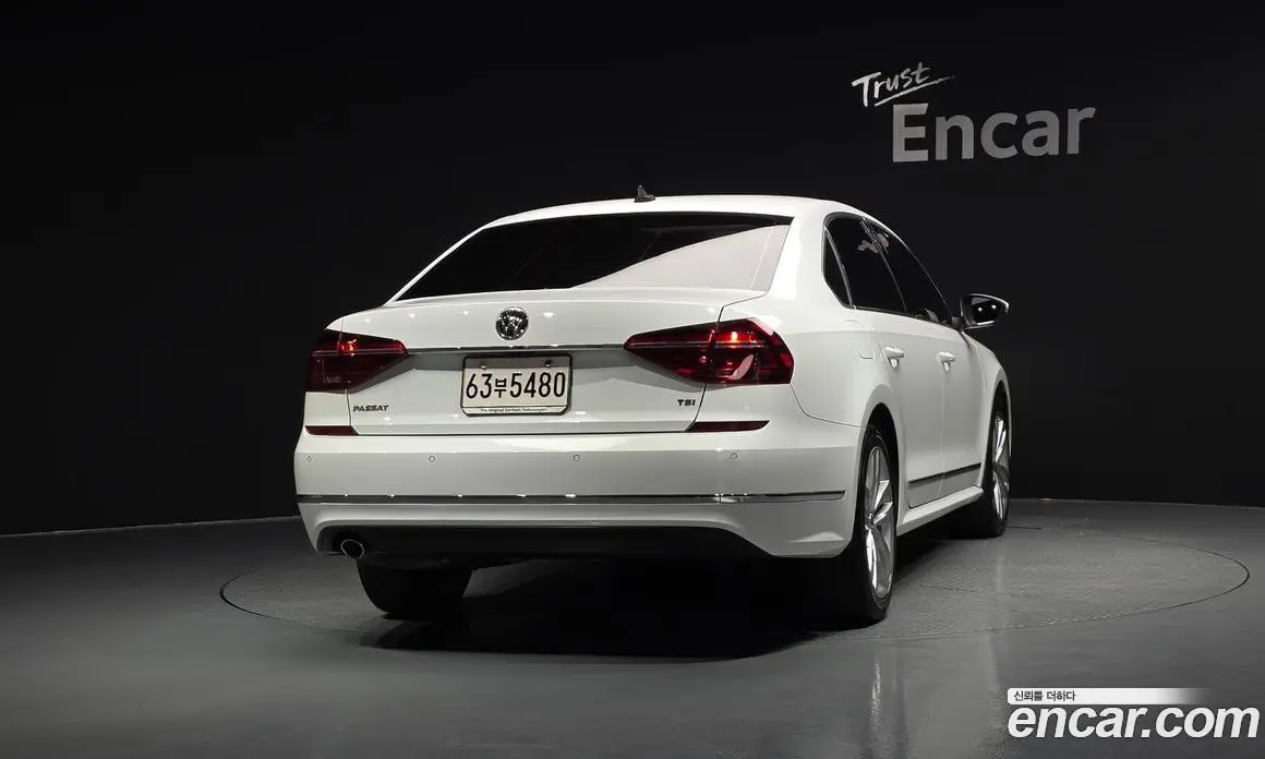 Volkswagen Passat 2018 2.0 автомат (гидро), фото 4