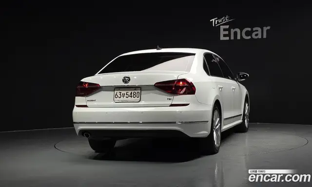Volkswagen Passat 2018 2.0 автомат (гидро), миниатюра 4