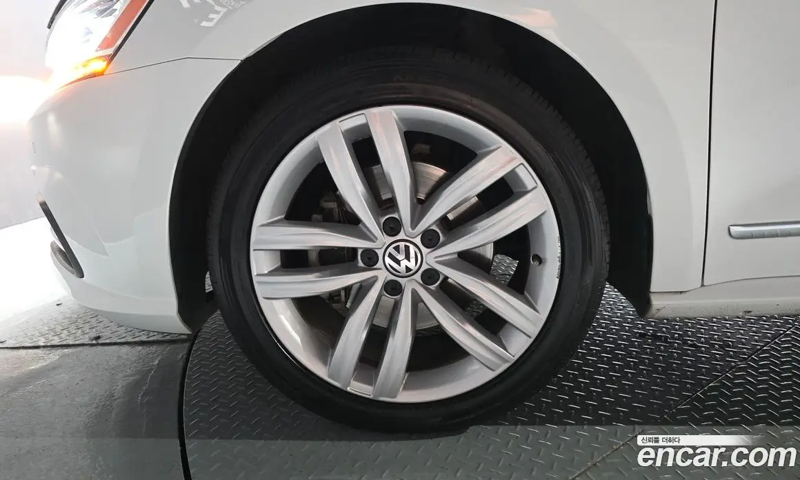 Volkswagen Passat 2018 2.0 автомат (гидро), фото 5