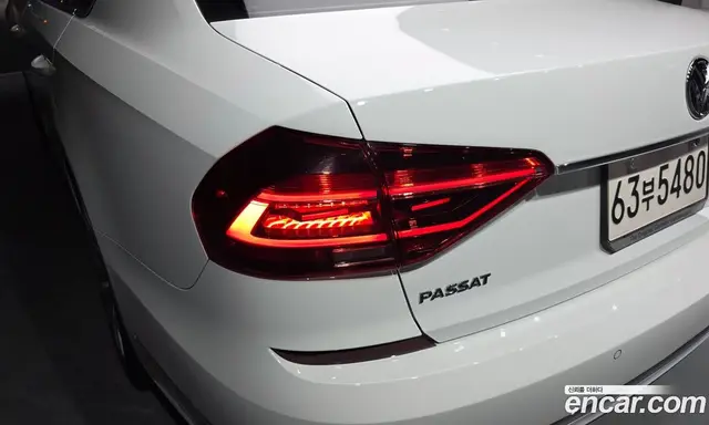 Volkswagen Passat 2018 2.0 автомат (гидро), миниатюра 9