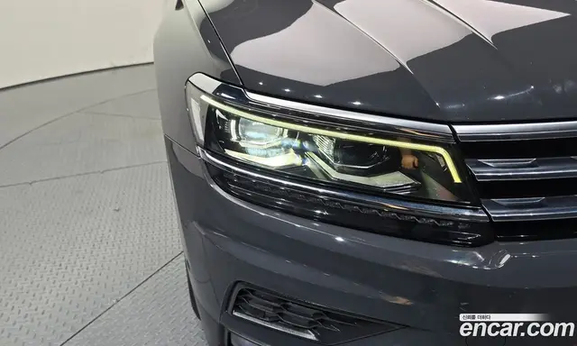 Volkswagen Tiguan 2020 2.0 автомат (гидро), миниатюра 8 Volkswagen Tiguan 2020 2.0 автомат (гидро), миниатюра 8
