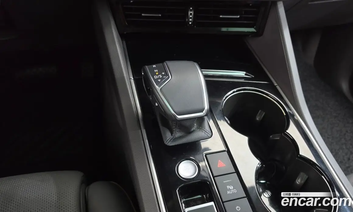 Volkswagen Touareg 2023 3.0 автомат (гидро), фото 12