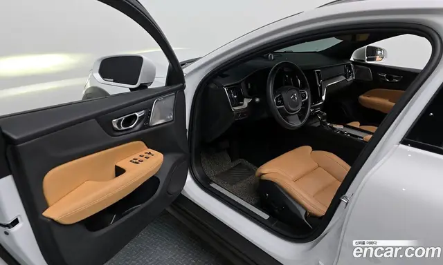 Volvo V60 2020 2.0 автомат (гидро), миниатюра 12