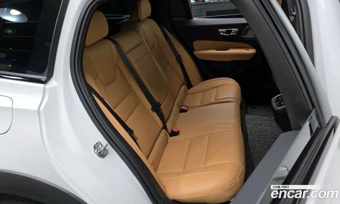 Volvo V60 2020 2.0 автомат (гидро), фото 17 Volvo V60 2020 2.0 автомат (гидро), фото 17