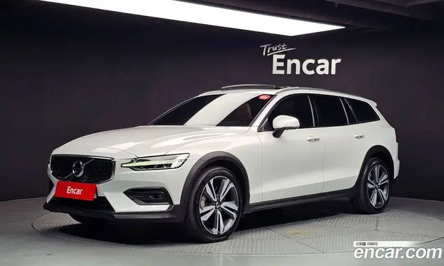 Volvo V60, 2020, 114 469 км