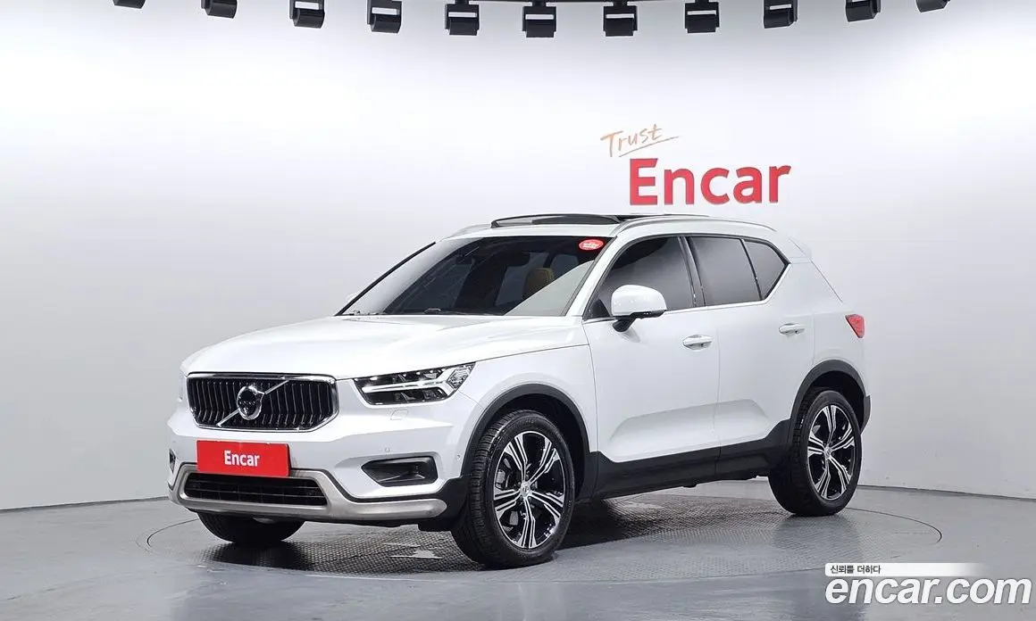 Volvo XC40 2021 2.0 автомат (гидро), фото 1 Volvo XC40 2021 2.0 автомат (гидро), фото 1