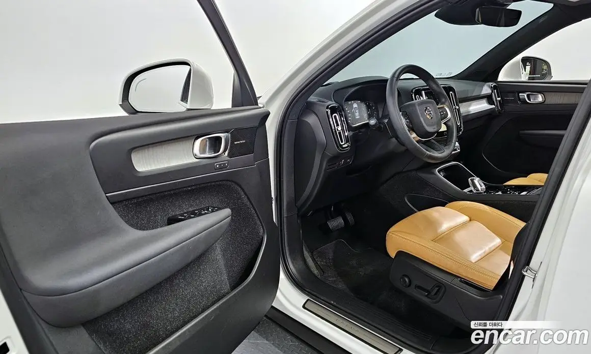Volvo XC40 2021 2.0 автомат (гидро), фото 13 Volvo XC40 2021 2.0 автомат (гидро), фото 13