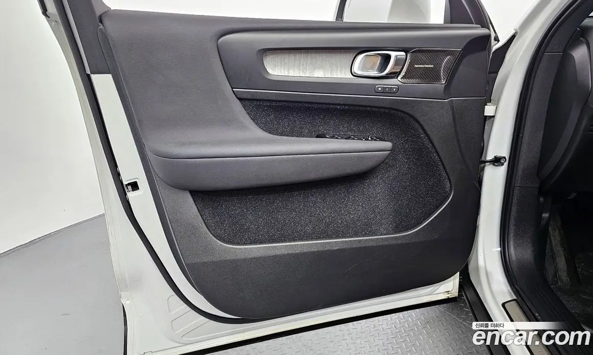 Volvo XC40 2021 2.0 автомат (гидро), фото 14 Volvo XC40 2021 2.0 автомат (гидро), фото 14